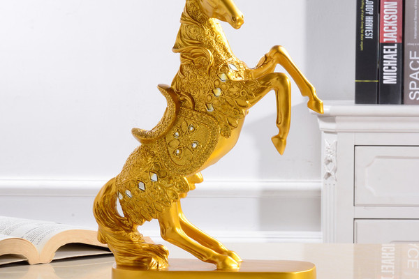 Ngựa vàng đứng 2 chân - Tượng Bếp - Búp Bê Trang Trí